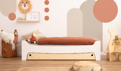 Drewniane łóżko TILA 10 z szufladą wykonane ze sklejki sosnowej w kolorze białym